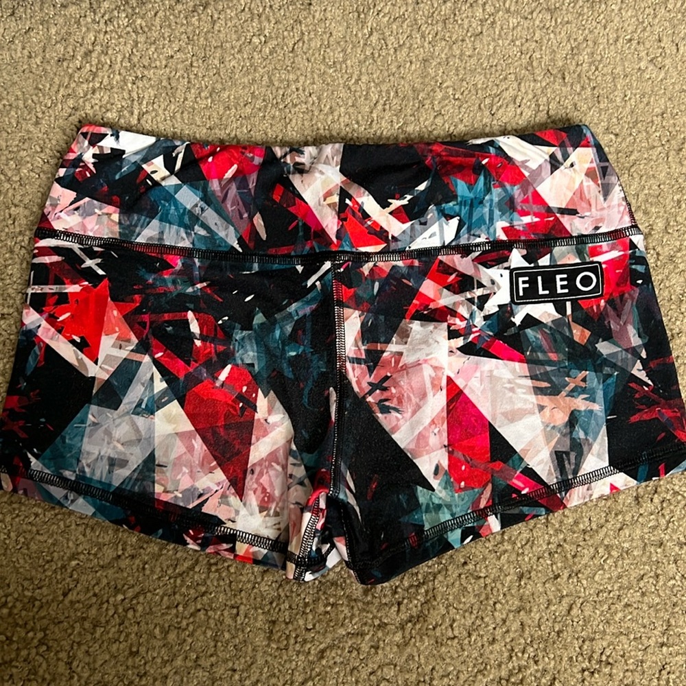 FLEO Shorts